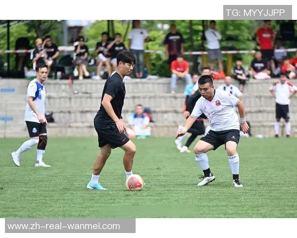 天下足球神灯照耀绿茵场传奇岁月球迷心中永恒的足球信仰与梦想